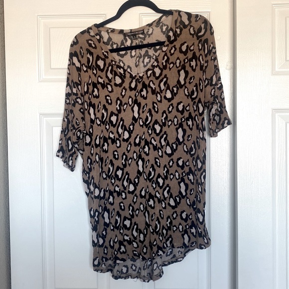 Cheetah Print Tunic Sweater, M - Picture 1 of 4